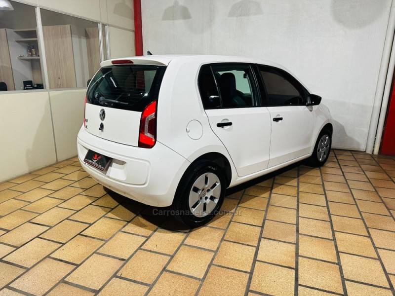 VOLKSWAGEN - UP - 2017/2017 - Branca - R$ 44.900,00