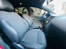 VOLKSWAGEN - FOX - 2014/2014 - Vermelha - R$ 46.900,00