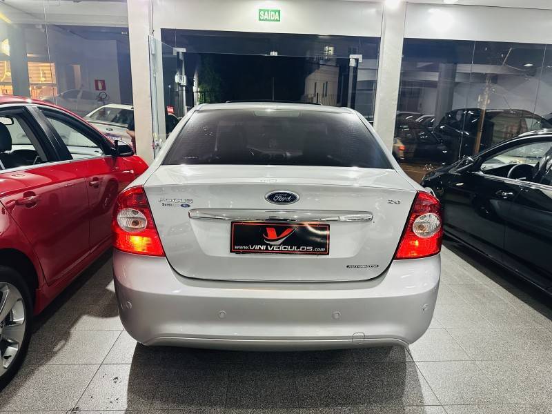 FORD - FOCUS - 2009/2009 - Prata - R$ 39.900,00