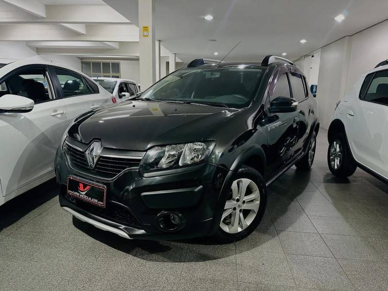 RENAULT - SANDERO - 2015/2015 - Preta - R$ 44.900,00