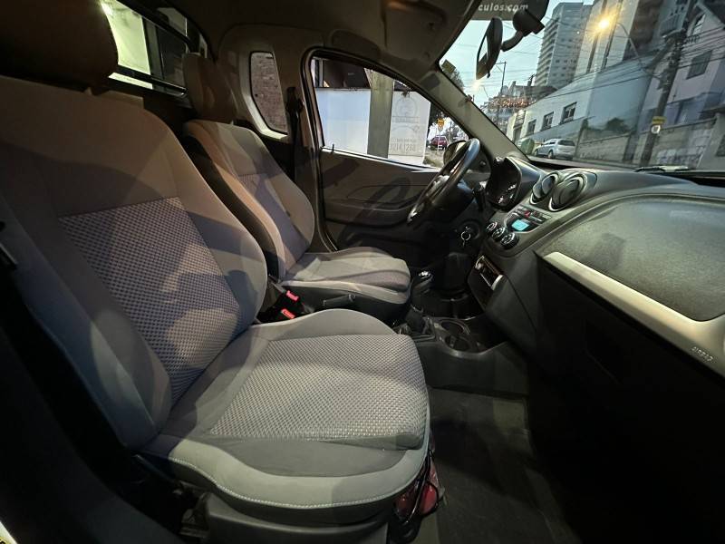 CHEVROLET - MONTANA - 2014/2014 - Branca - R$ 38.900,00