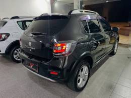 RENAULT - SANDERO - 2015/2015 - Preta - R$ 44.900,00