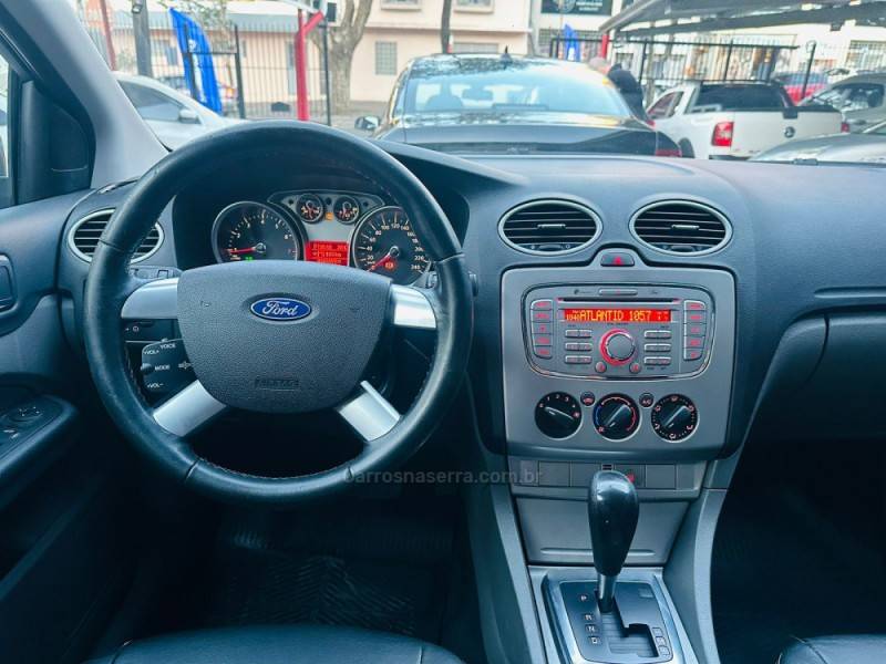 FORD - FOCUS - 2013/2013 - Cinza - R$ 45.900,00