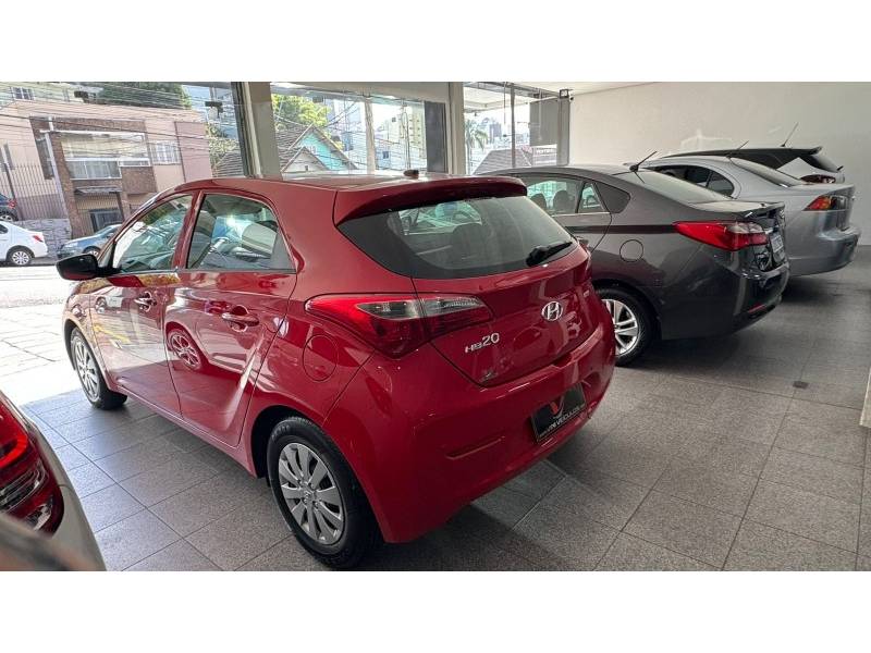 HYUNDAI - HB20 - 2013/2013 - Vermelha - R$ 41.900,00