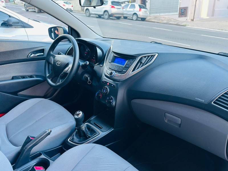 HYUNDAI - HB20S - 2015/2015 - Branca - R$ 51.900,00