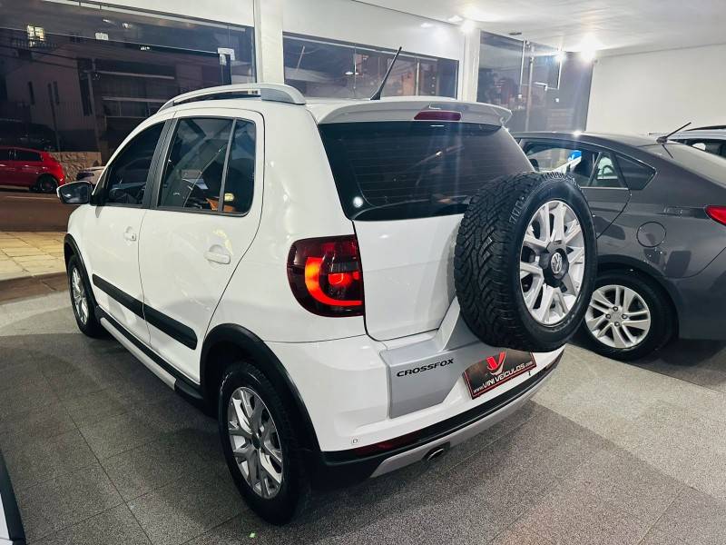 VOLKSWAGEN - CROSSFOX - 2013/2013 - Branca - R$ 44.900,00
