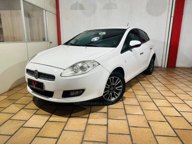 FIAT - BRAVO - 2014/2014 - Branca - R$ 43.900,00