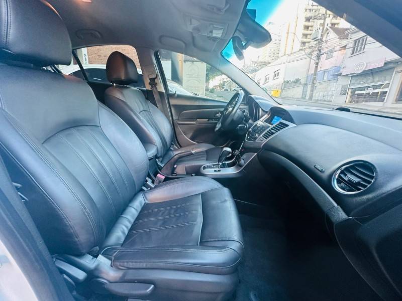 CHEVROLET - CRUZE - 2013/2013 - Branca - R$ 57.900,00