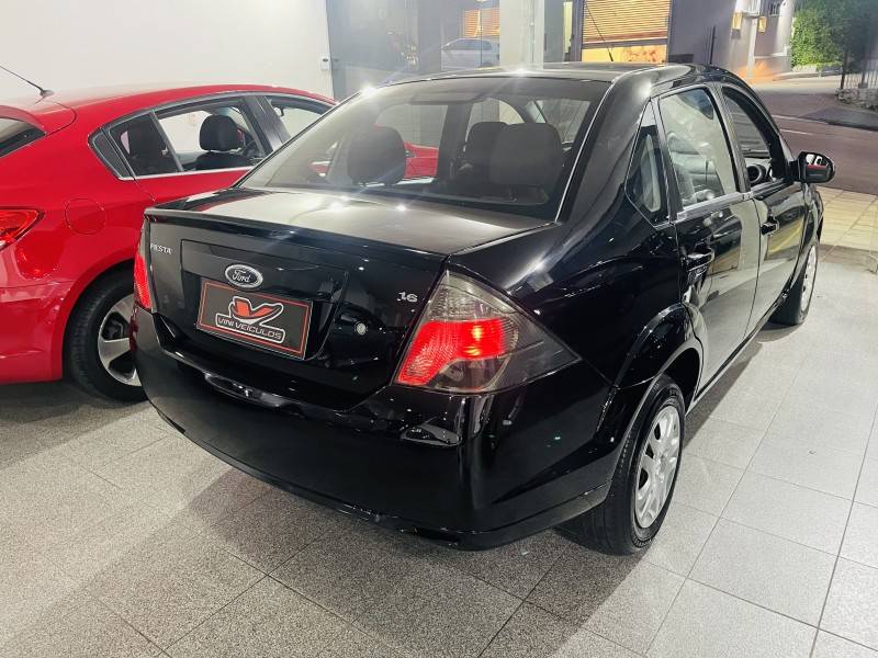FORD - FIESTA - 2012/2012 - Preta - R$ 33.900,00