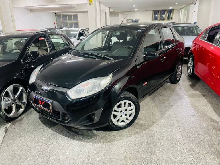 FORD - FIESTA - 2012/2012 - Preta - R$ 33.900,00
