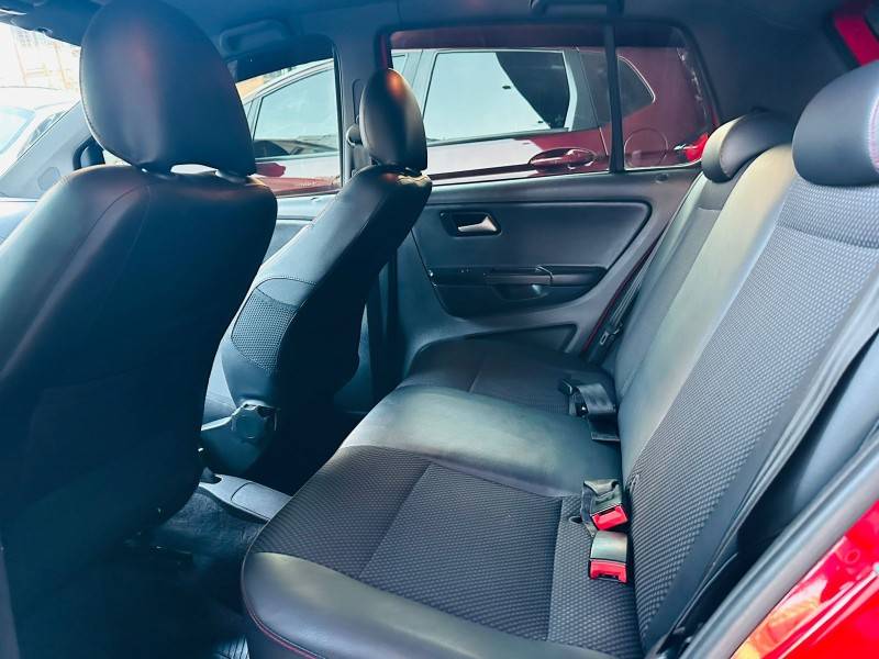 VOLKSWAGEN - FOX - 2014/2014 - Vermelha - R$ 46.900,00