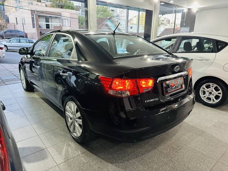 KIA MOTORS - CERATO - 2011/2011 - Preta - R$ 43.900,00
