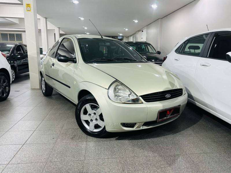 FORD - KA - 2005/2005 - Prata - R$ 17.900,00