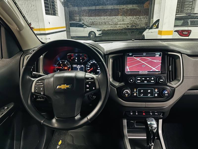 CHEVROLET - S10 - 2017/2017 - Branca - R$ 147.900,00