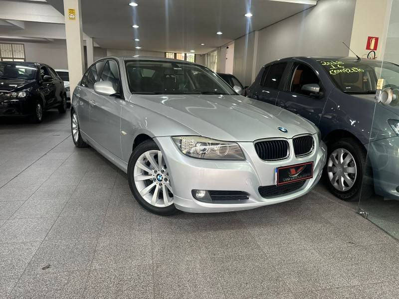 BMW - 320I - 2010/2010 - Prata - R$ 58.900,00