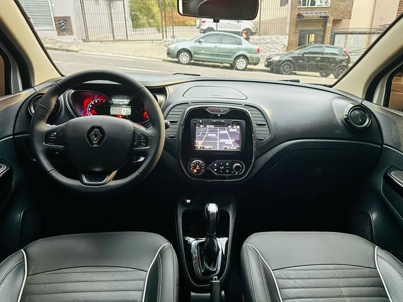 RENAULT - CAPTUR - 2018/2018 - Branca - R$ 74.900,00