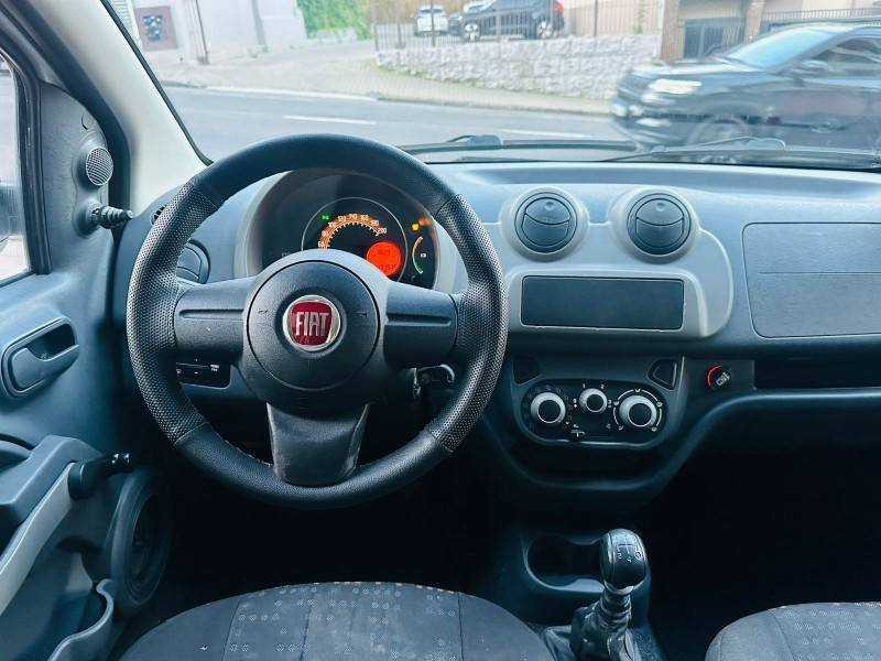 FIAT - UNO - 2013/2013 - Branca - R$ 18.900,00