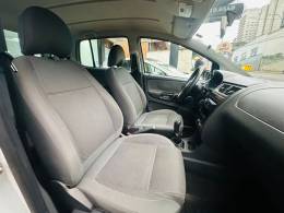 VOLKSWAGEN - FOX - 2010/2010 - Prata - R$ 28.900,00