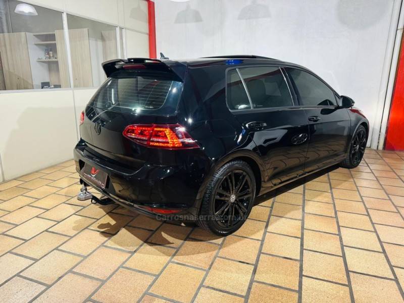 VOLKSWAGEN - GOLF - 2014/2014 - Preta - R$ 83.900,00