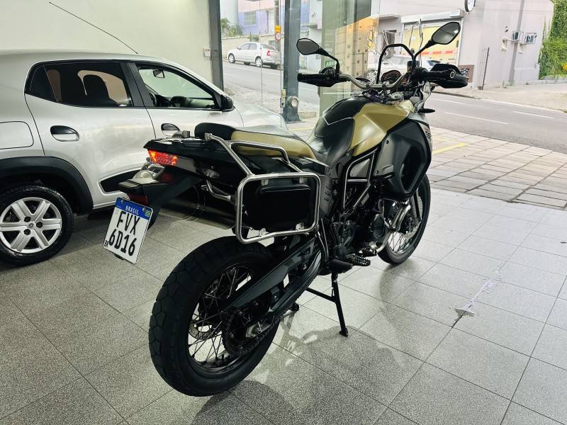 BMW - F 800 - 2014/2014 - Bege - R$ 43.900,00