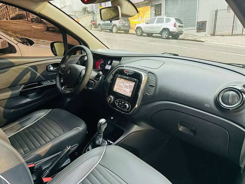 RENAULT - CAPTUR - 2018/2018 - Branca - R$ 74.900,00