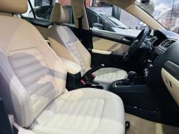 VOLKSWAGEN - JETTA - 2013/2013 - Branca - R$ 73.900,00