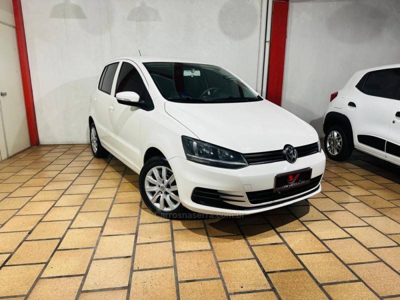 VOLKSWAGEN - FOX - 2016/2016 - Branca - R$ 49.900,00