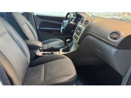 FORD - FOCUS - 2012/2012 - Branca - R$ 43.900,00