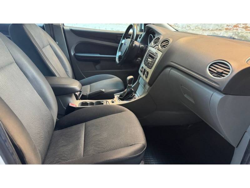 FORD - FOCUS - 2012/2012 - Branca - R$ 43.900,00