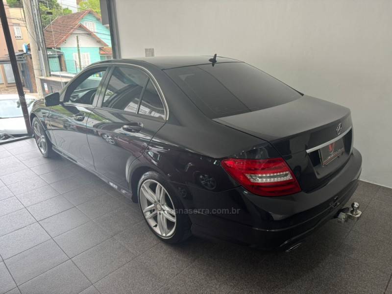 MERCEDES-BENZ - C 180 - 2013/2013 - Cinza - R$ 71.900,00