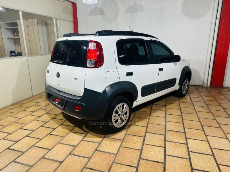 FIAT - UNO - 2012/2012 - Branca - R$ 33.900,00