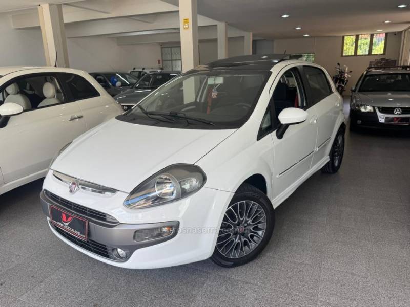 FIAT - PUNTO - 2014/2014 - Branca - R$ 49.900,00