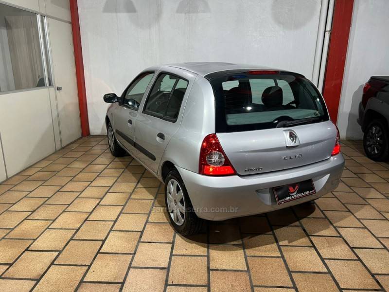 RENAULT - CLIO - 2012/2012 - Prata - R$ 26.900,00