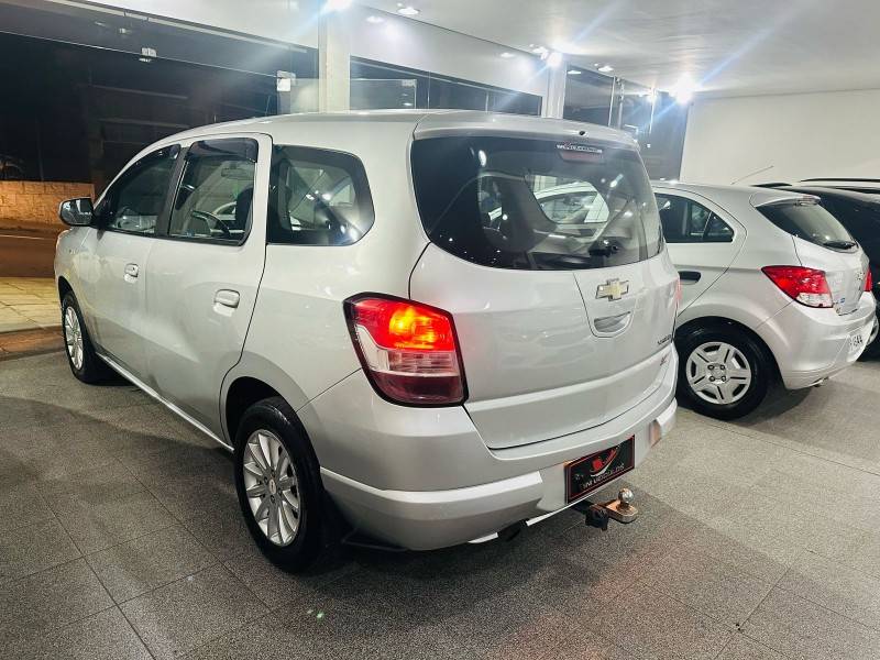 CHEVROLET - SPIN - 2013/2013 - Prata - R$ 44.900,00