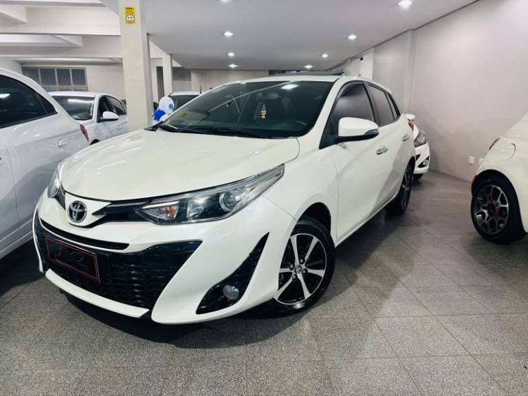 TOYOTA - YARIS - 2019/2019 - Prata - R$ 84.900,00
