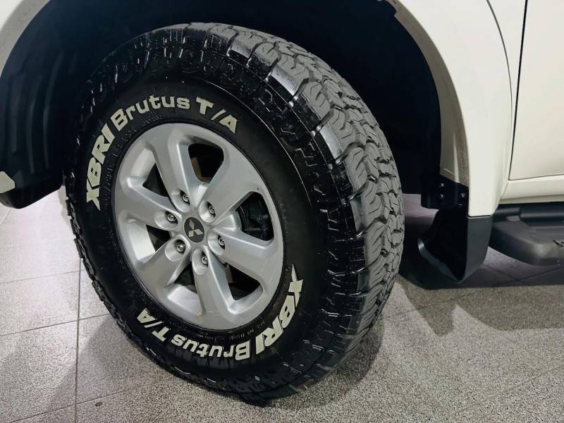 MITSUBISHI - L200 TRITON - 2011/2011 - Branca - R$ 105.900,00