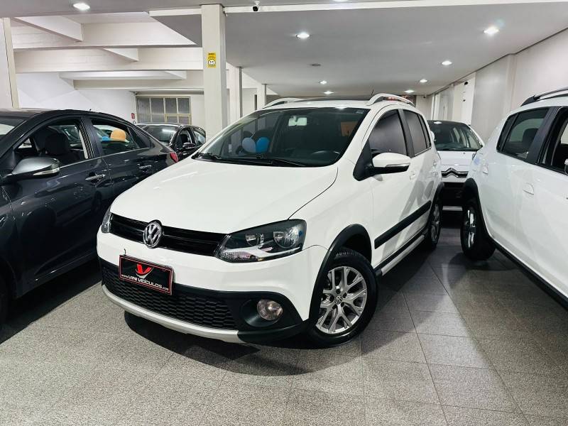 VOLKSWAGEN - CROSSFOX - 2013/2013 - Branca - R$ 43.900,00