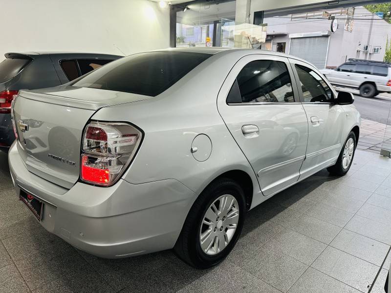 CHEVROLET - COBALT - 2013/2013 - Prata - R$ 43.900,00
