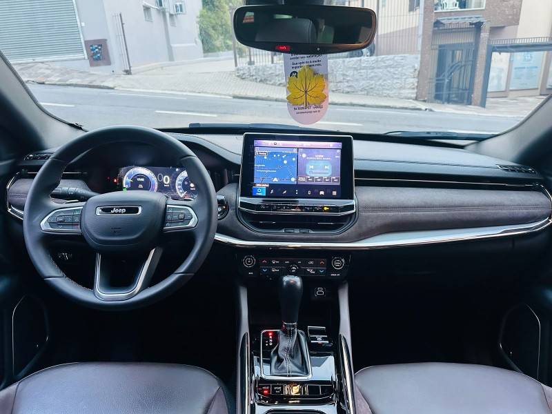 JEEP - COMMANDER - 2023/2023 - Branca - R$ 184.900,00