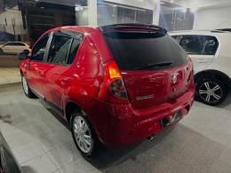 RENAULT - SANDERO - 2011/2011 - Vermelha - R$ 33.900,00