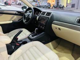 VOLKSWAGEN - JETTA - 2013/2013 - Branca - R$ 73.900,00