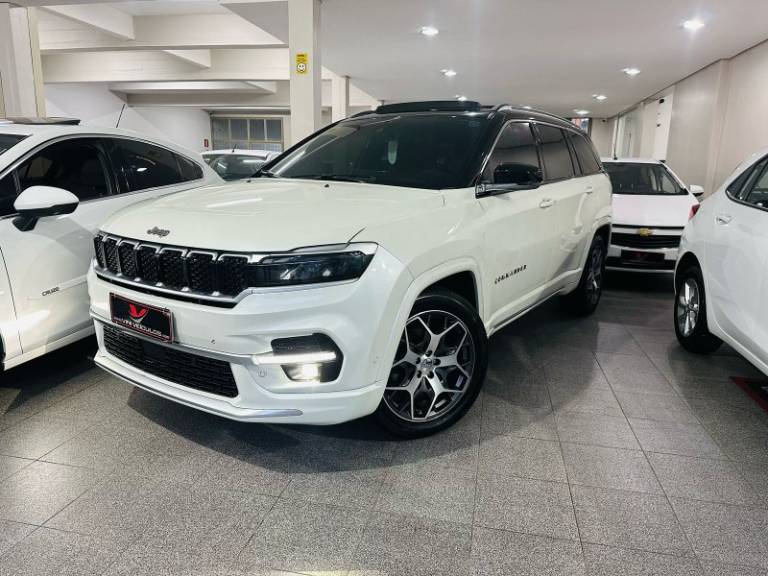 JEEP - COMMANDER - 2023/2023 - Branca - R$ 184.900,00