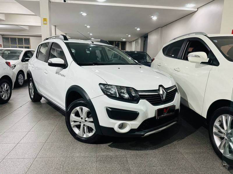 RENAULT - SANDERO - 2019/2019 - Branca - R$ 56.900,00
