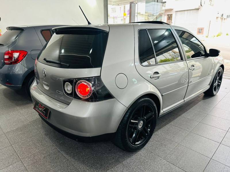 VOLKSWAGEN - GOLF - 2012/2012 - Dourada - R$ 55.900,00