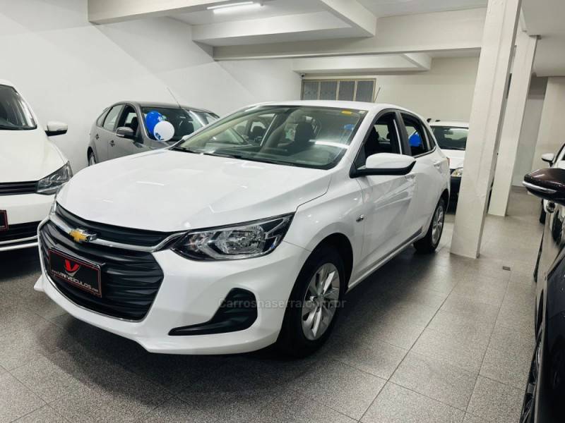 CHEVROLET - ONIX - 2022/2022 - Branca - R$ 78.900,00