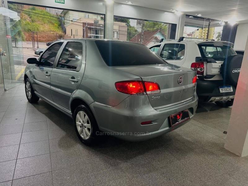 FIAT - SIENA - 2010/2010 - Prata - R$ 31.900,00