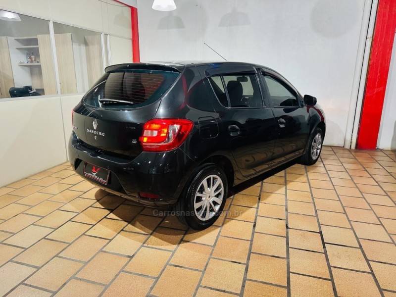 RENAULT - SANDERO - 2019/2019 - Preta - R$ 49.900,00