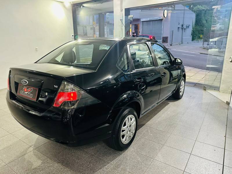 FORD - FIESTA - 2012/2012 - Preta - R$ 33.900,00
