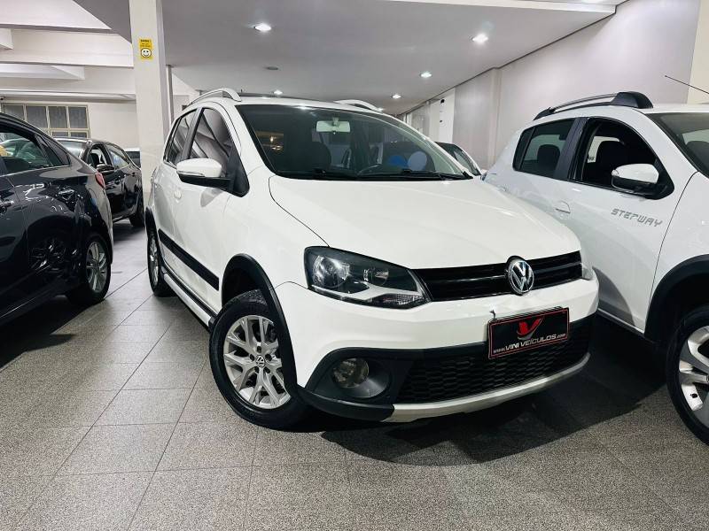 VOLKSWAGEN - CROSSFOX - 2013/2013 - Branca - R$ 44.900,00