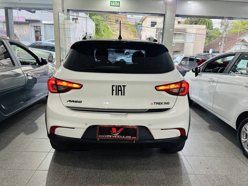 FIAT - ARGO - 2020/2020 - Branca - R$ 68.900,00